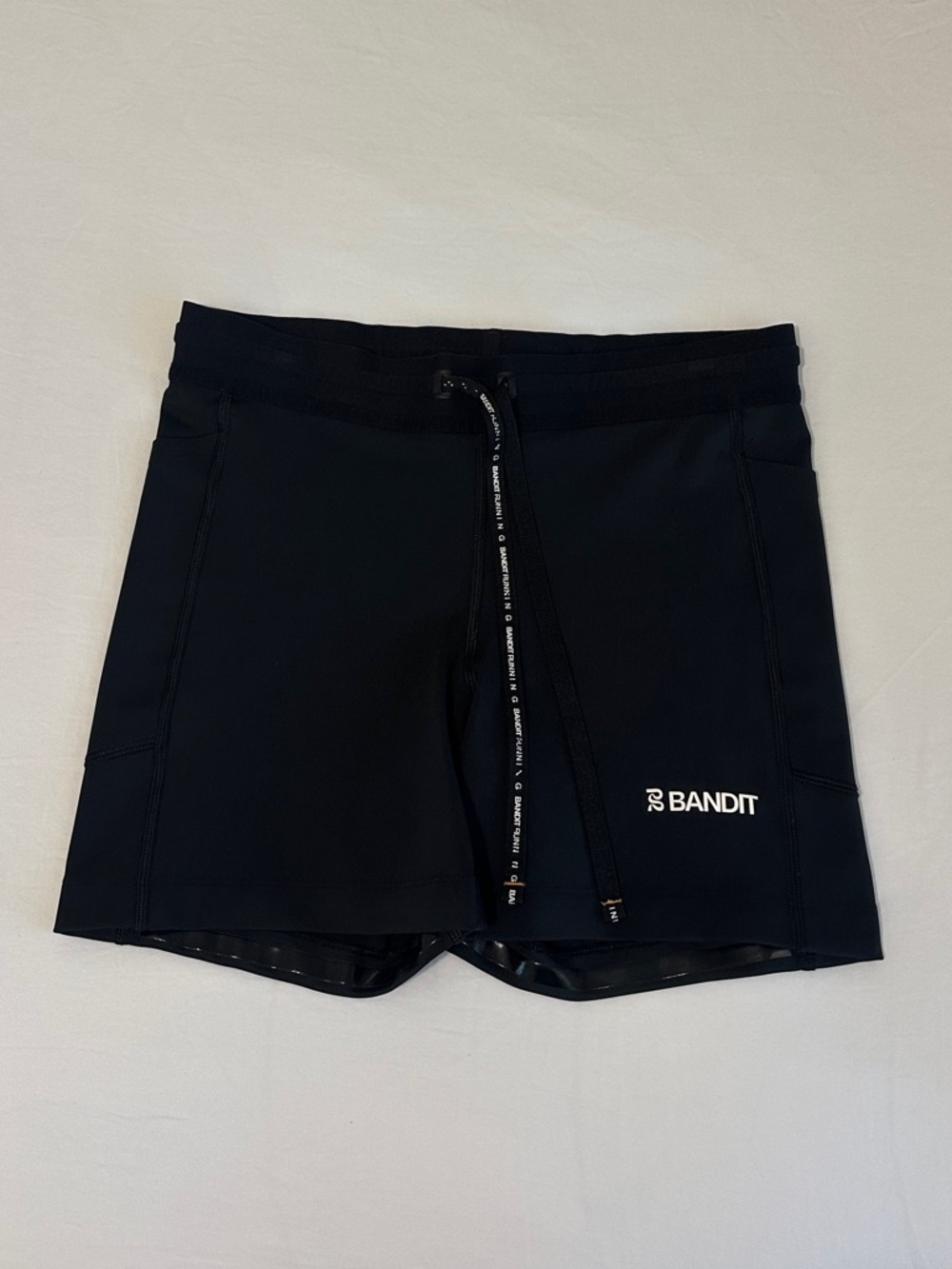 BANDIT Running Stamina 5" Compression Shorts - Black with Multiple Pockets